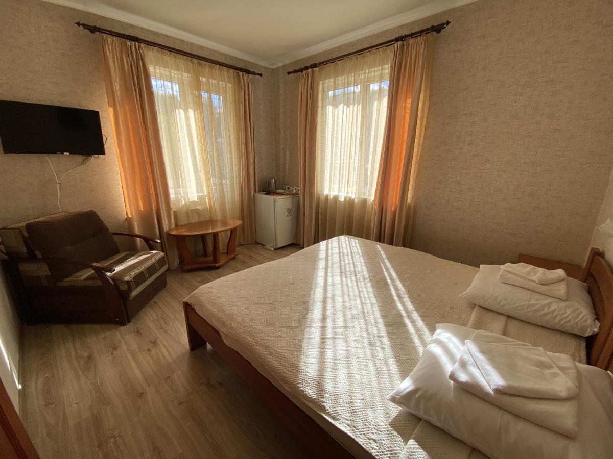 Edelweiss Hotel Polyana  Exterior photo